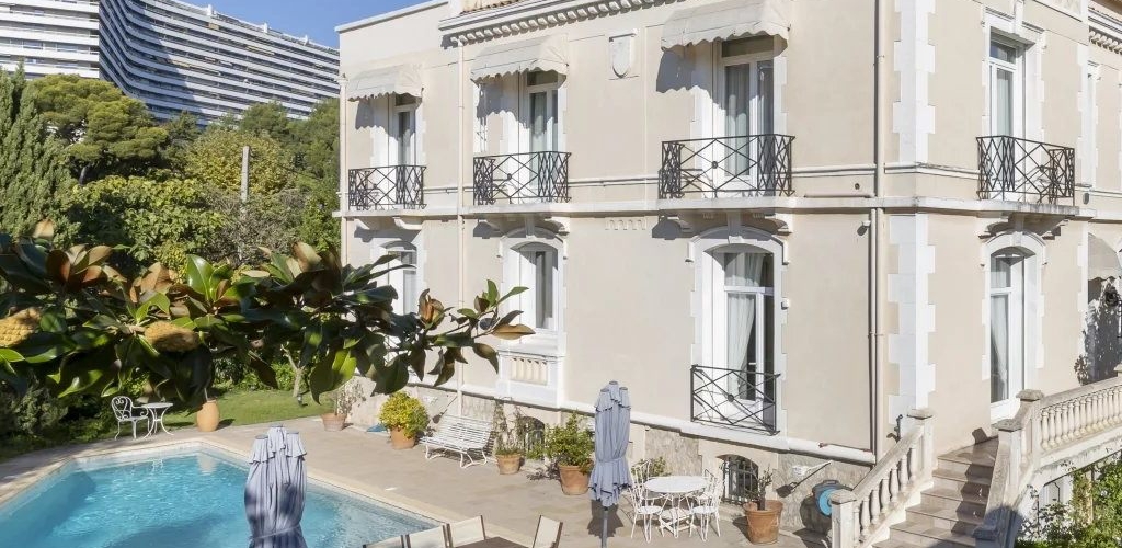 front veiw of Marseille 8th villa