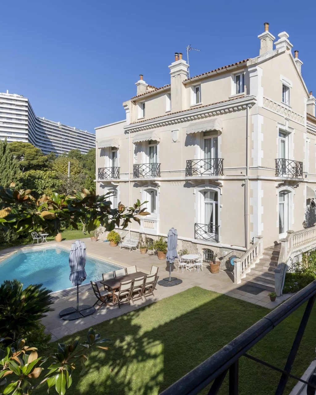 front veiw of Marseille 8th villa