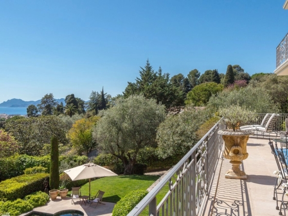Villa For Sale in Cannes (4)
